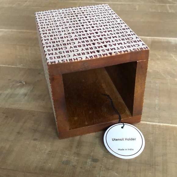 🎄🎅🏻 Merry Christmas Wooden Utensil Holder Made in India 🎅🏻🎄NWT 7”x5” - Picture 3 of 4